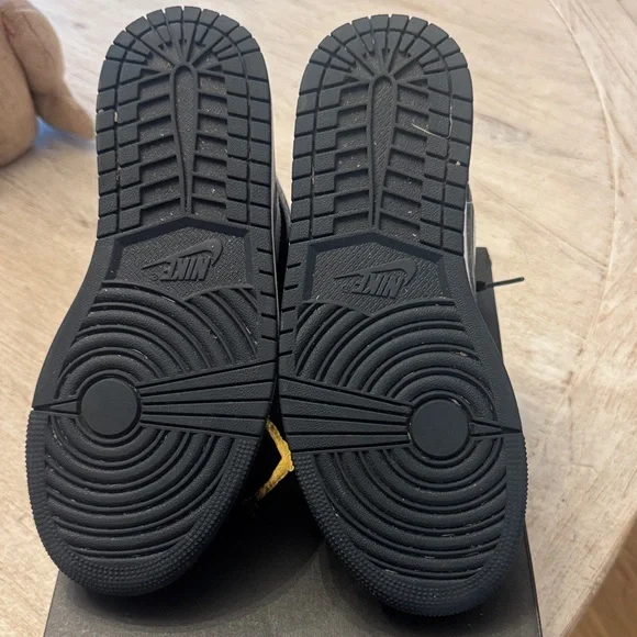 Air Jordan 1 Men’s Black, Navy and White Mid-Top Sneakers - Picture 6 of 8